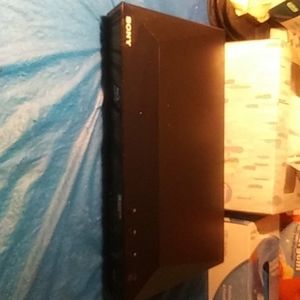 Sony DVD player,Blue Ray w/ Remote